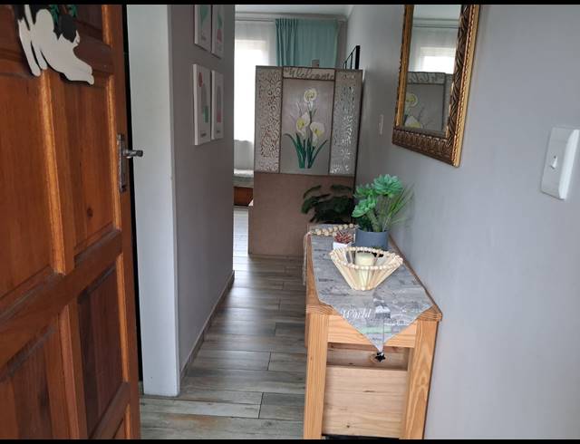1 BEDROOM FLAT FOR SALE IN BLUFF